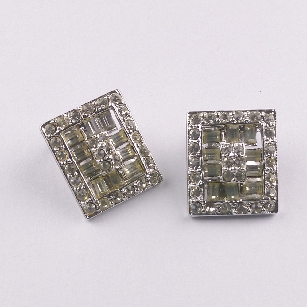 Vintage Art Deco Design "Ledo" Earrings.